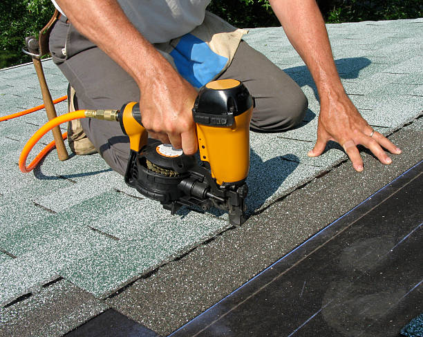 Best Roof Gutter Cleaning  in Good Hope, CA